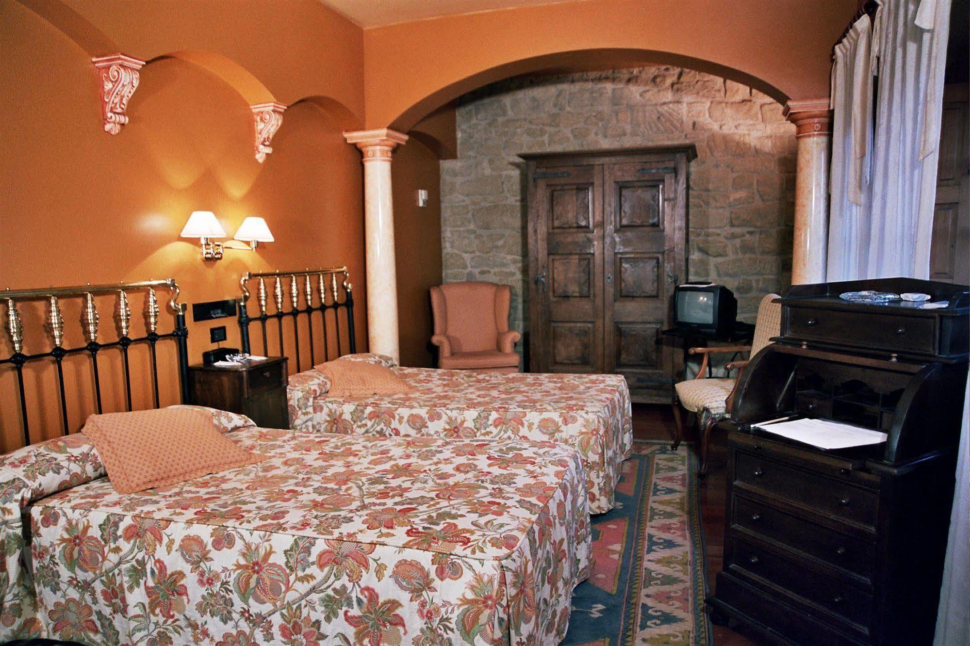 科亚多城堡酒店 La Guardia 外观 照片